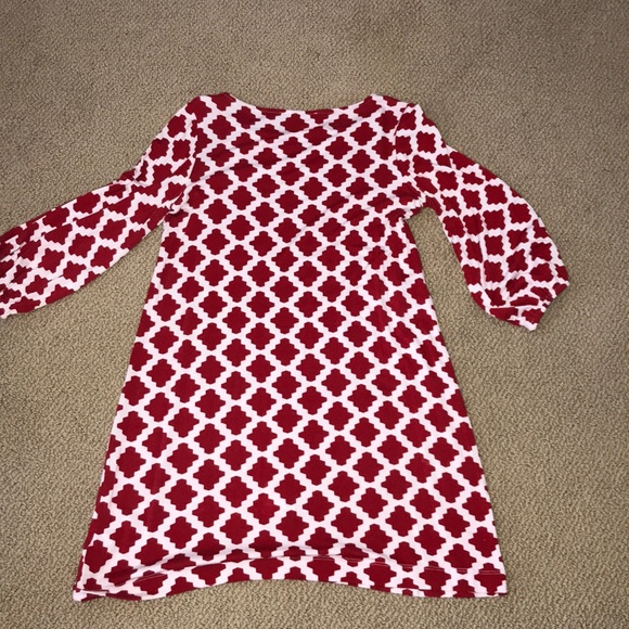 Hourglass knit shift dress. - Picture 3 of 4